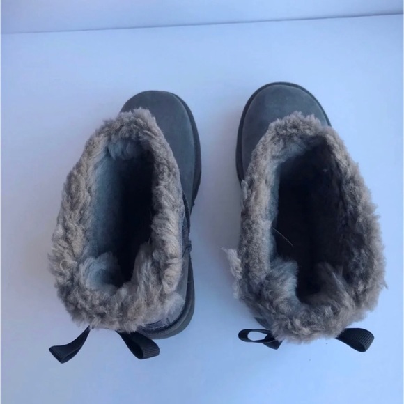 New UGG Mini Continuity Bow Boots - Picture 7 of 12